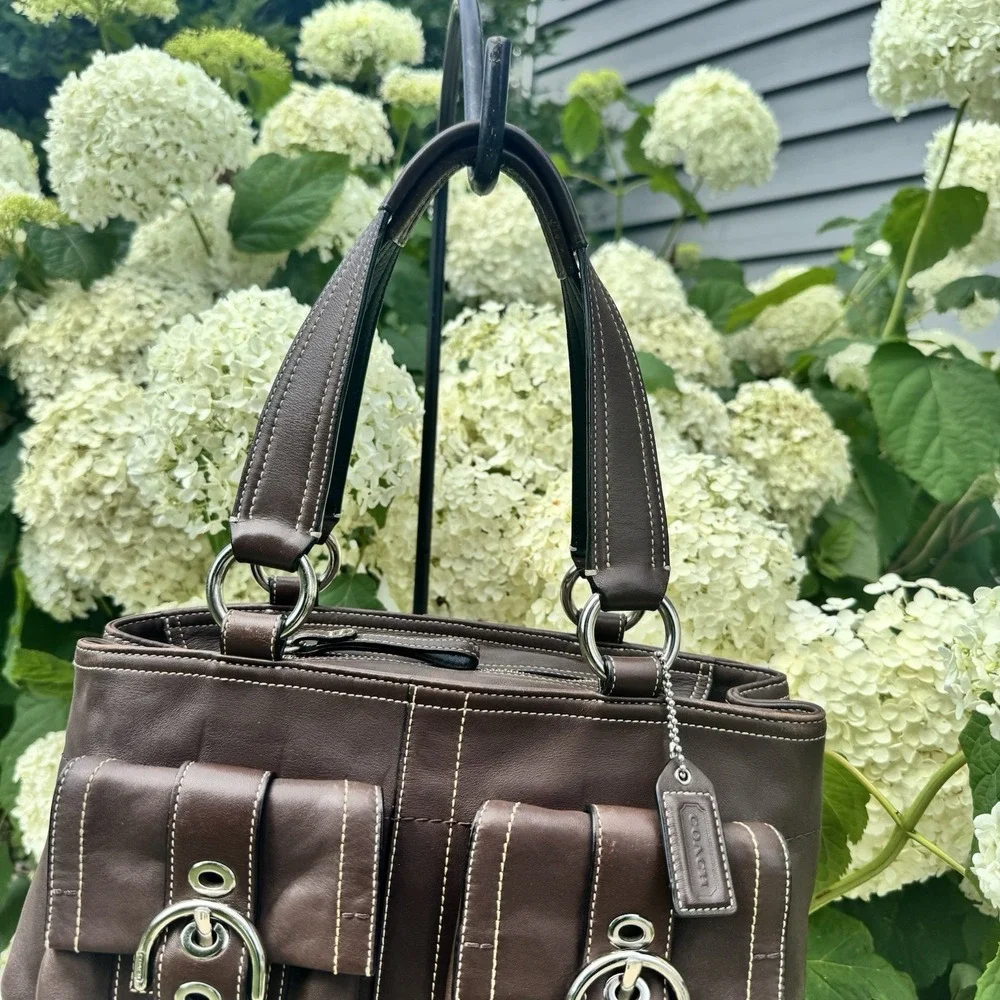 COACH SOHO Tote Chocolate Brown Buckle, Snap, Zip Shoulder Bag Purse EUC